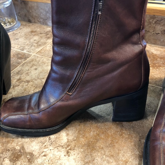 Banana Republic Cognac Brown Leather boots - Picture 2 of 3